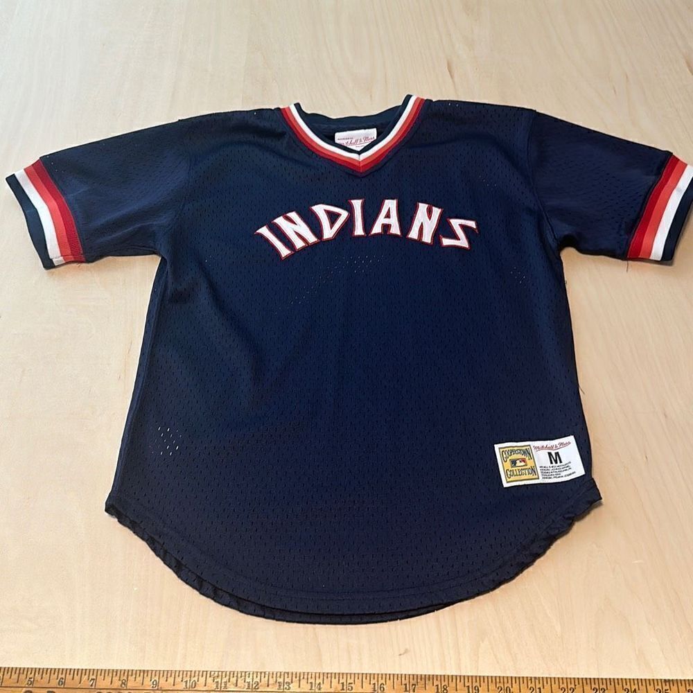 Mitchell & Ness MLB Youth M (10-12) Cleveland Indians Throwback Mesh V-Neck Jers